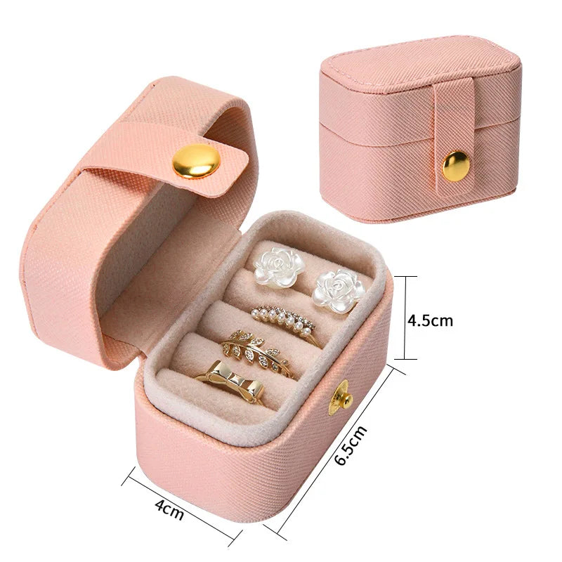 Mini Luxe Jewelry Case – Portable Travel Organizer  Small size. Smart storage. Travel in style.