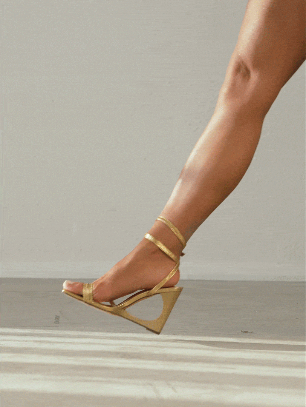 http://img.ltwebstatic.com/images3_pi/2023/11/28/b3/1701171040dd8e0a9ba52e5b9c2277511a5b8b2d15.gif