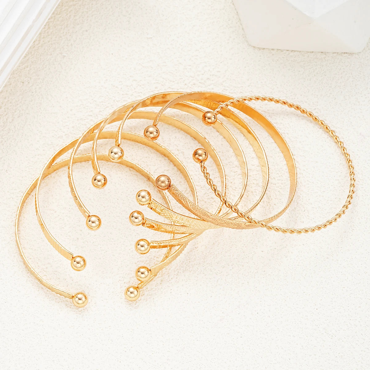 Gold Edge Bracelet Set – 7PCS Punk Heart Bangles  Bold gold. Street attitude. Stack your style.