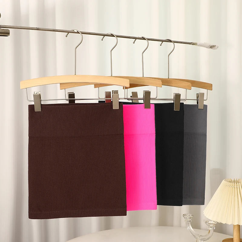 FineForm Mini Skirt – High-Waist Knit Workwear Essential  Tailored look. Sleek silhouette. Effortless confidence.