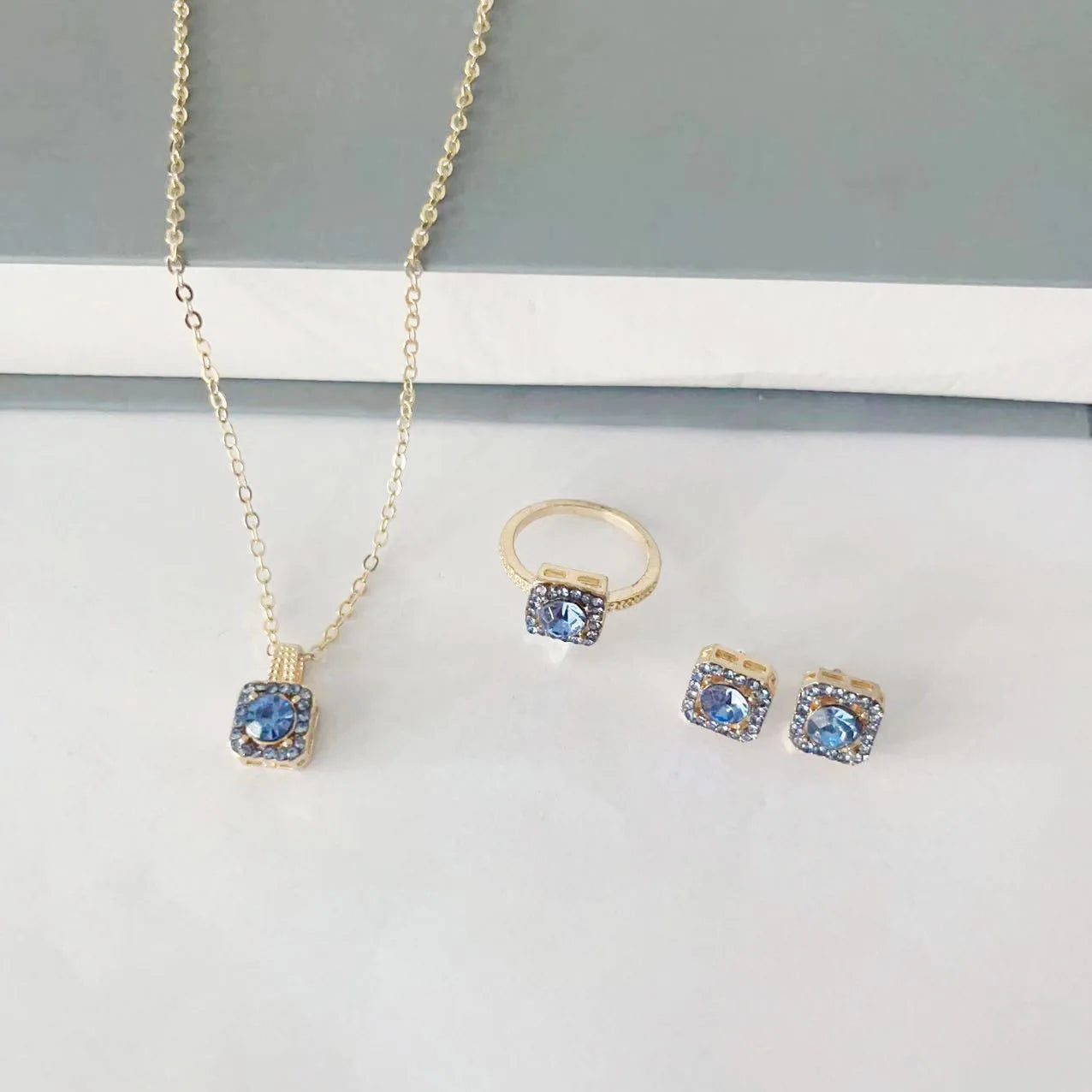 Cube Luxe Set – Elegant 3-Piece Jewelry Collection  Modern shine. Perfect match. Gift-ready elegance.
