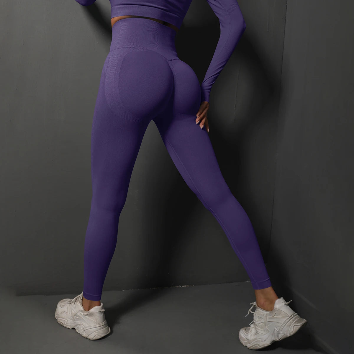 SculptFlex Seamless Leggings – High-Waist Booty Lift Fit  Sculpt your curves. Train with confidence. Perform in style.