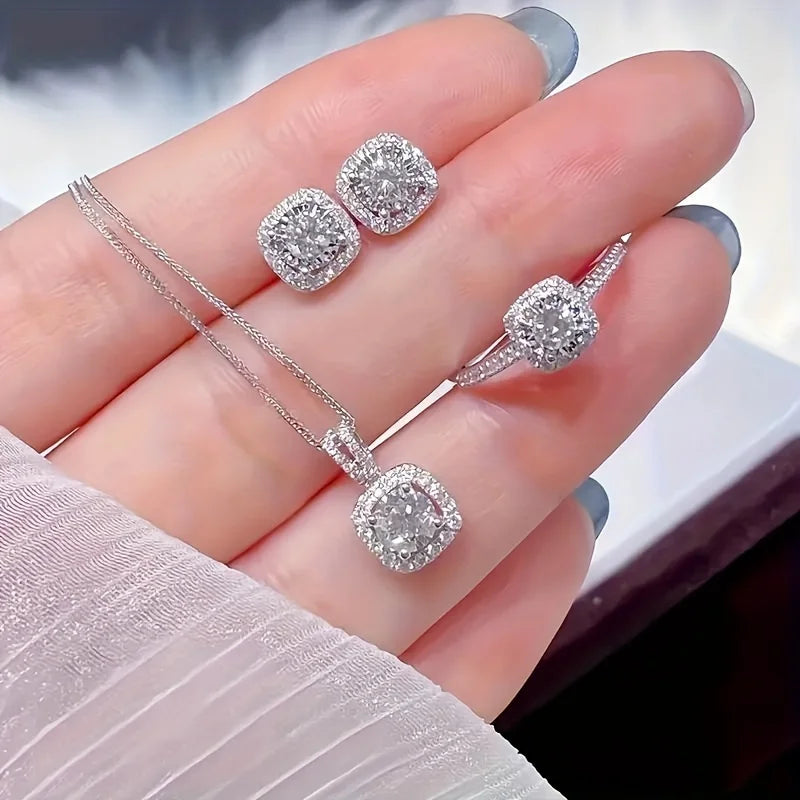 Cube Luxe Set – Elegant 3-Piece Jewelry Collection  Modern shine. Perfect match. Gift-ready elegance.