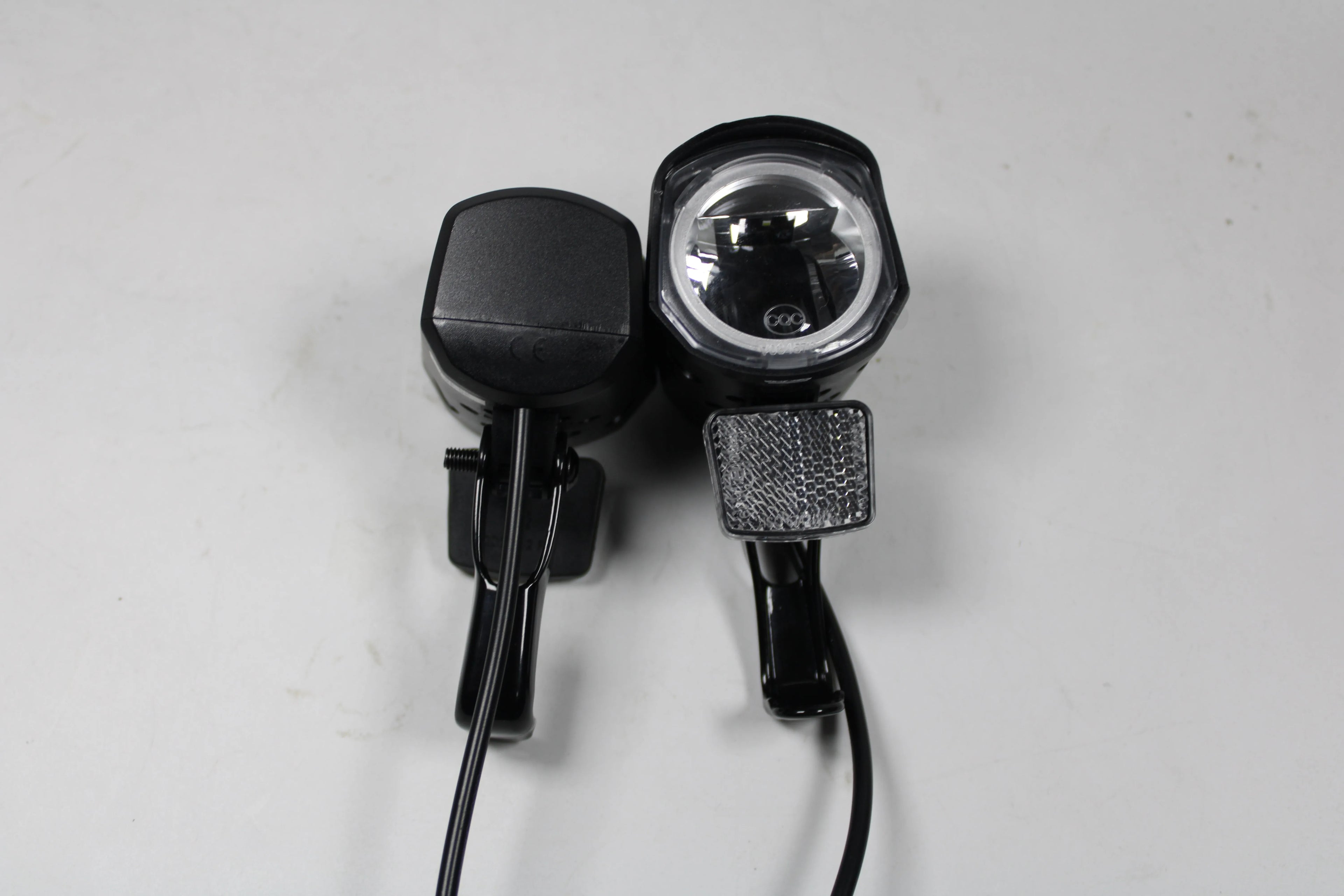 Water proof Electric Bicycle Front Light Bike Accessories with Battery Power Supply