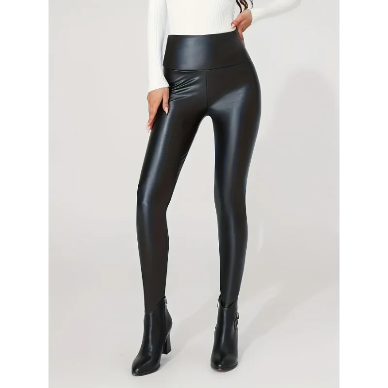 Noir Therm Leggings – High-Waist Faux Leather Fit  Warm feel. Sleek shine. Confidence in every step.
