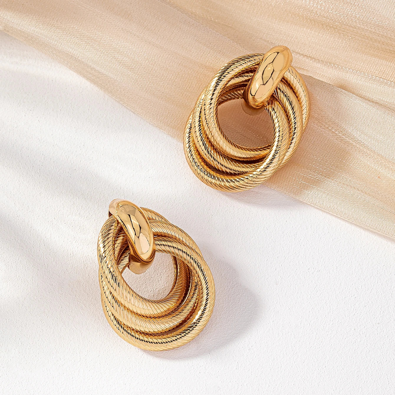 Obega Gold SIlver Color Knot Hoop Earring For Women Shiny Plating Trendy Earring Stud Cute Daily Wear Jewelry