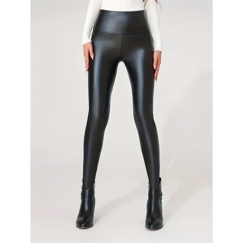 Noir Therm Leggings – High-Waist Faux Leather Fit  Warm feel. Sleek shine. Confidence in every step.