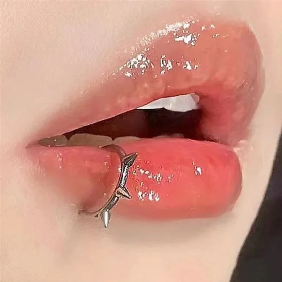 Edge Wrap Clip Rings – 2PCS No-Piercing Set  No piercing. Bold attitude. Instant edge.
