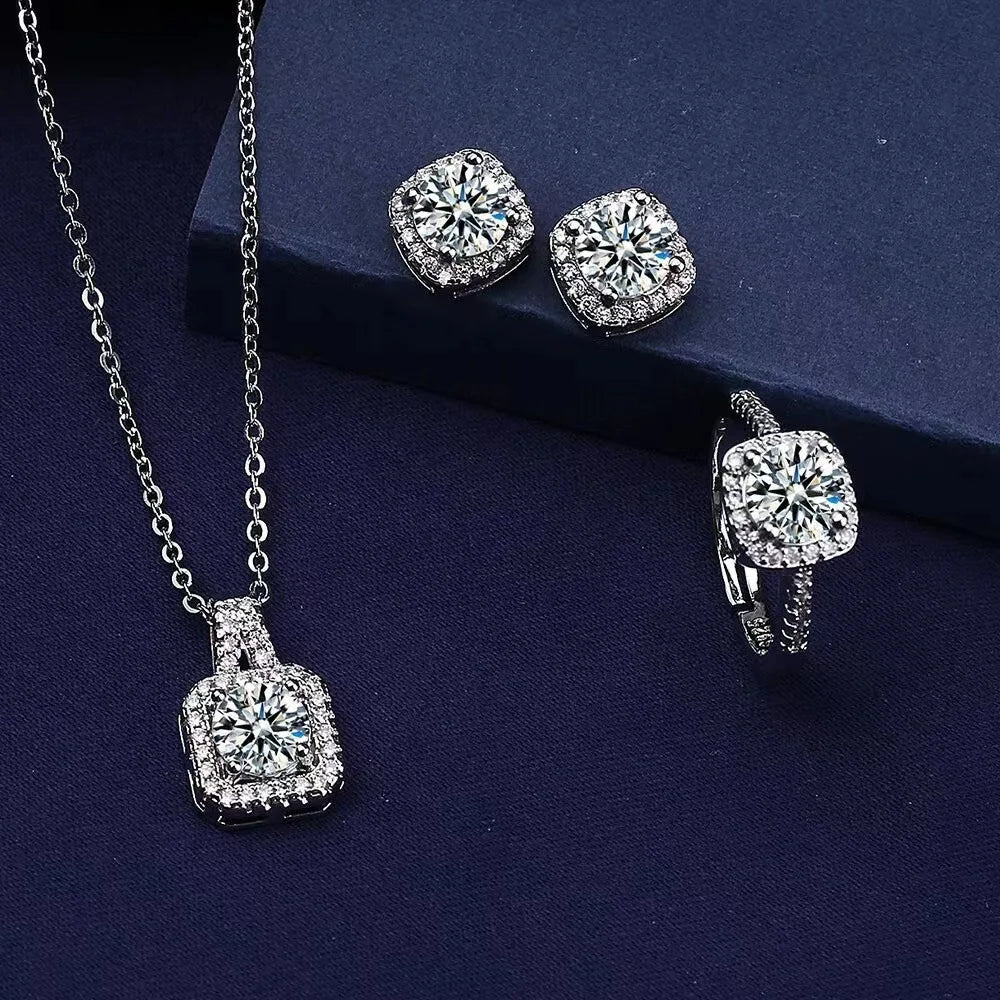 Cube Luxe Set – Elegant 3-Piece Jewelry Collection  Modern shine. Perfect match. Gift-ready elegance.