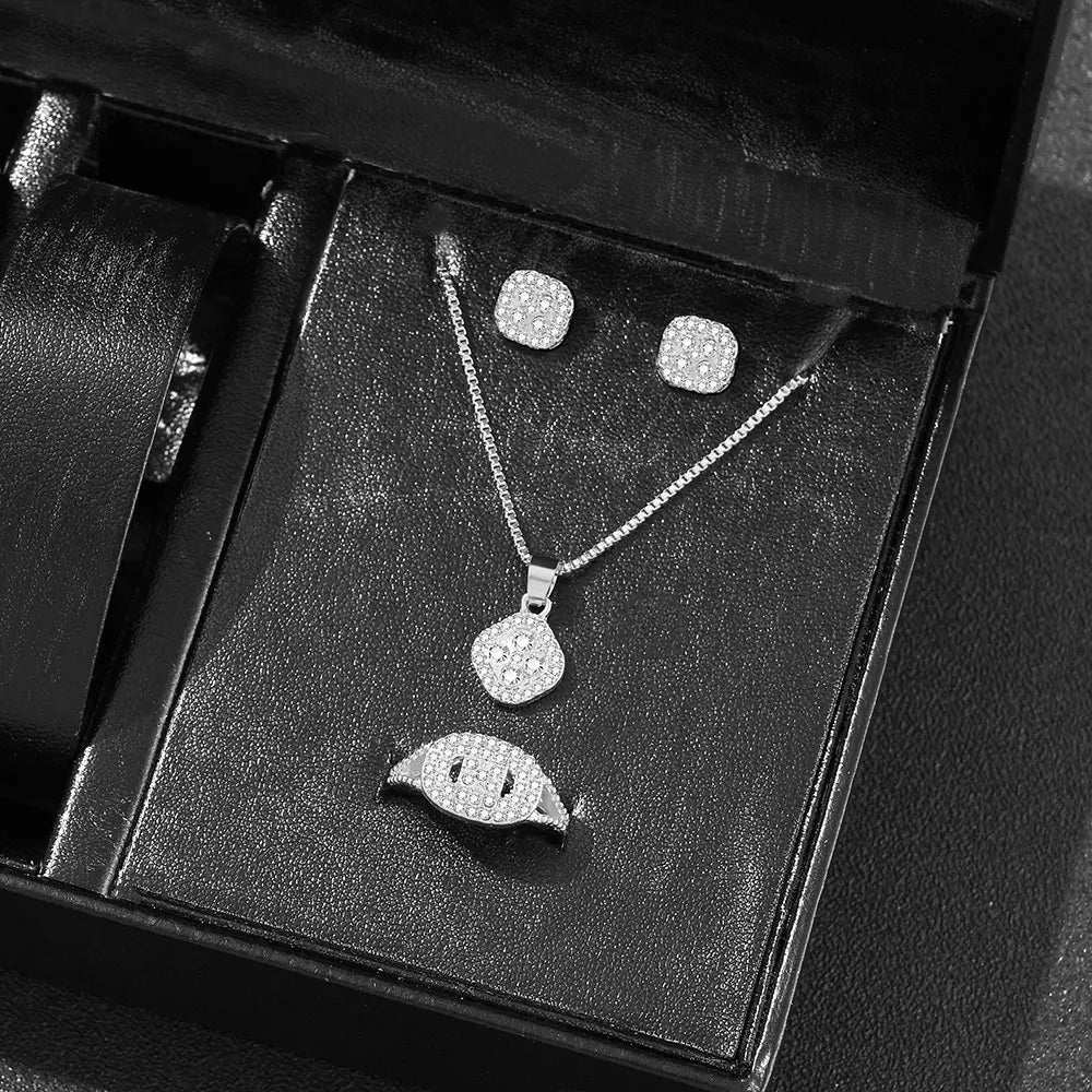 Cube Luxe Set – Elegant 3-Piece Jewelry Collection  Modern shine. Perfect match. Gift-ready elegance.