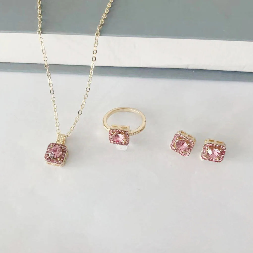Cube Luxe Set – Elegant 3-Piece Jewelry Collection  Modern shine. Perfect match. Gift-ready elegance.