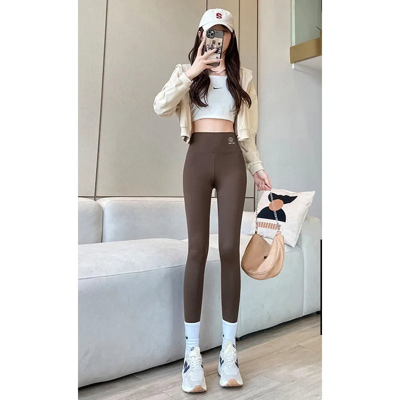WarmFlex Sculpt Leggings – High-Waist Athletic Fit  Warm comfort. Sculpted shape. Everyday performance.