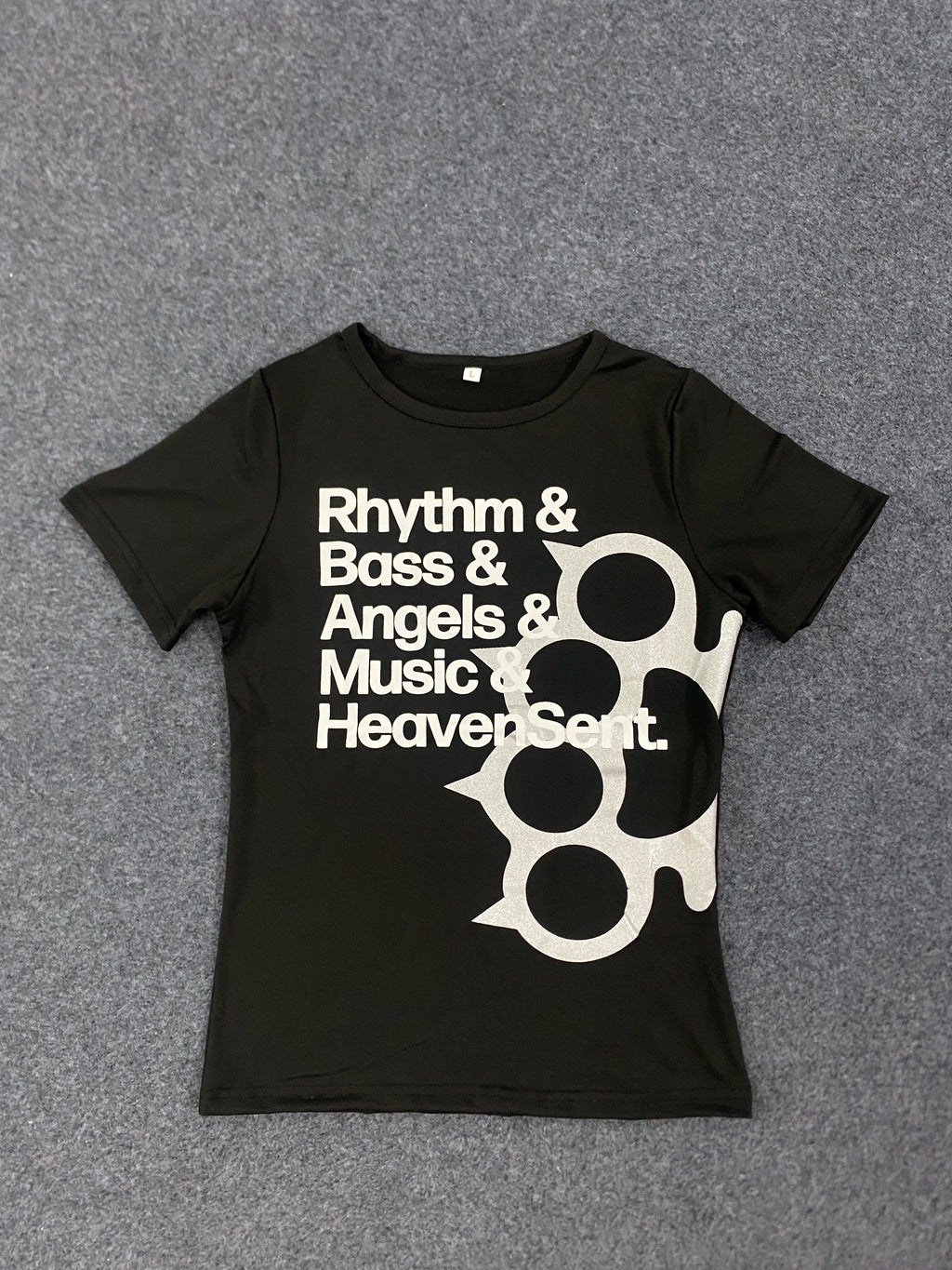 Kitty Core Baby Tee – Y2K Anime Cropped Top  Cute meets edgy. Your go-to statement piece.